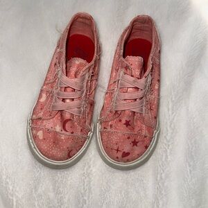 Blowfish, Malibu, kids size 10 pink and white with moons and stars